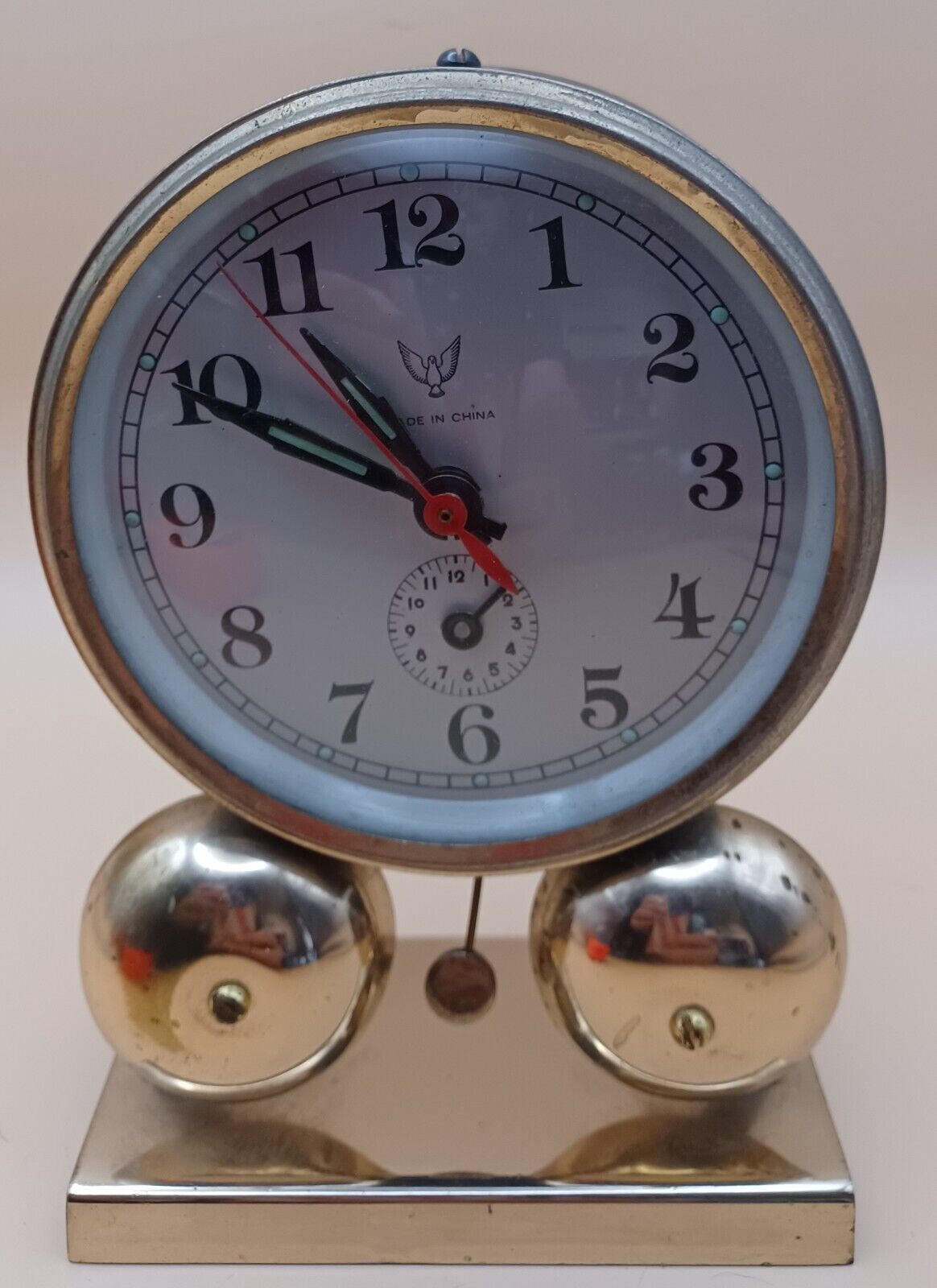 Vintage 60\'s WHITE DOVE Wind-Up Mechanical Table Clock w/Working Lower Ringers