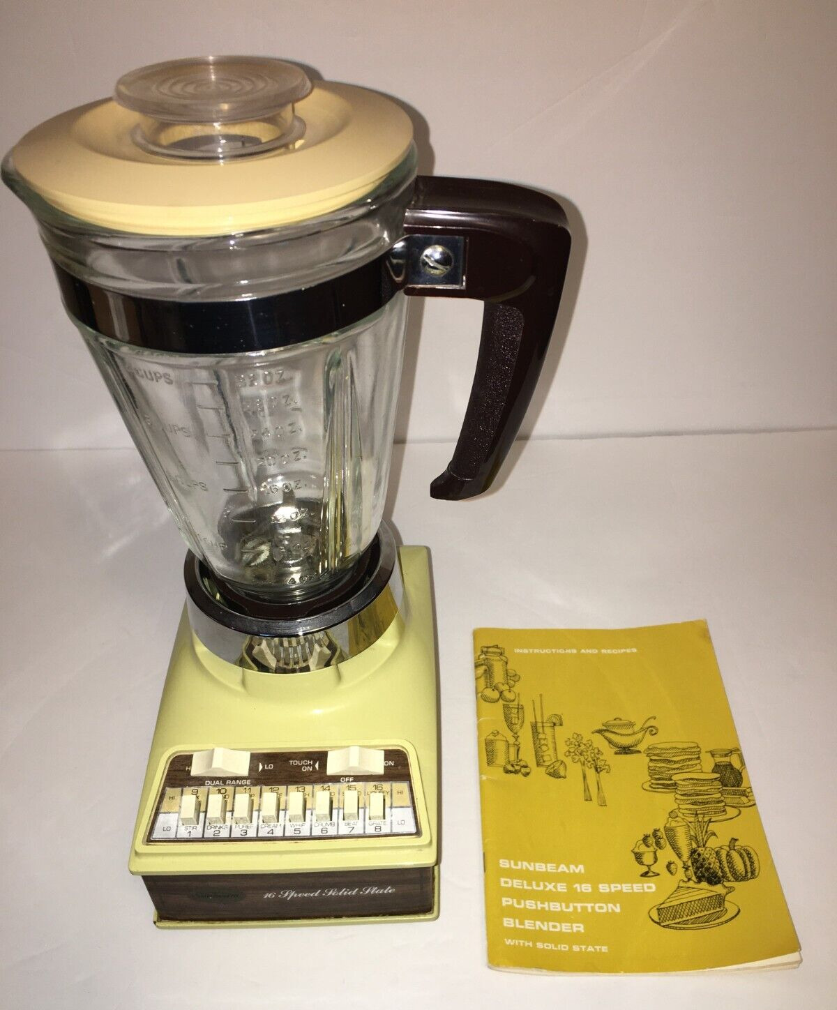 Vintage 1970s Sunbeam Deluxe 16 Speed Blender Harvest Gold Glass Pitcher TESTED