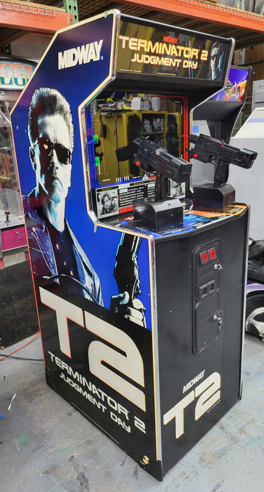TERMINATOR 2 T2 Full Size Arcade Gun Shooting Video Game Machine WORKS 27\