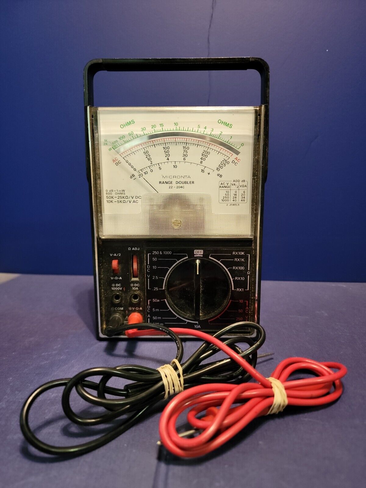 Micronta 22-204 C Volt Meter Radio Shack Tandy Corporation Vintage tested works 