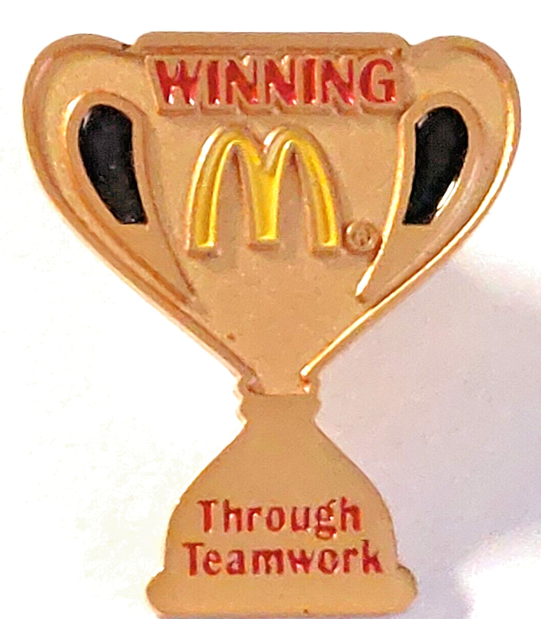 McDonald\'s  WINNING THROUGH TEAMWORK TROPHY Lapel Pin (071023)