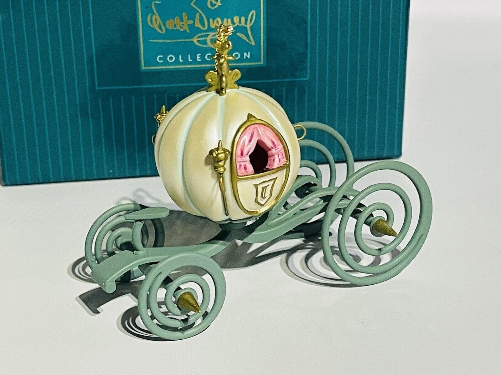 WDCC Disney An Elegant Coach For Cinderella Enchanted Places in Box