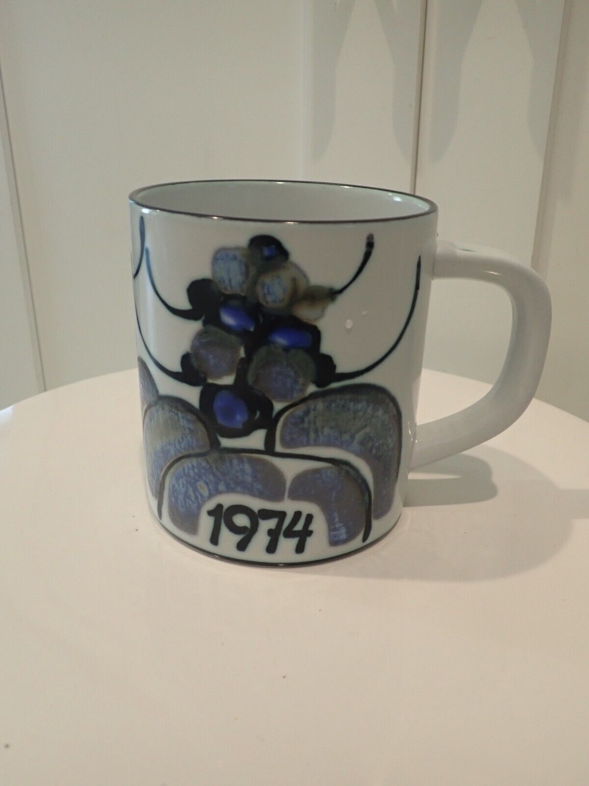 Royal Copenhagen 1974 Annual Mug