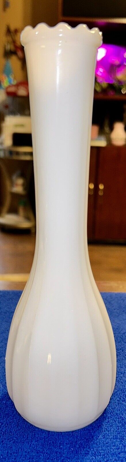 Vintage CLG Company White Milk Glass Bud Vase 8 3/4\