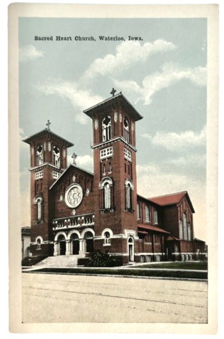 Postcard Sacred Heart Church Waterlou Iowa