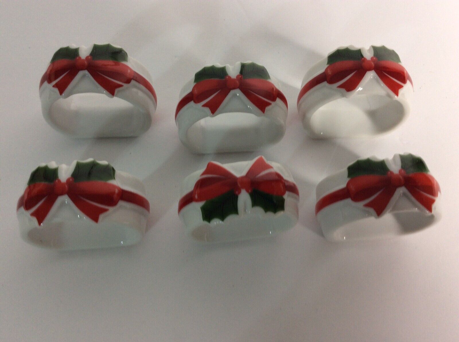 Vintage Christmas Ribbon Bow Holly Porcelain Set Of 6 Napkin Rings 1986 Japan