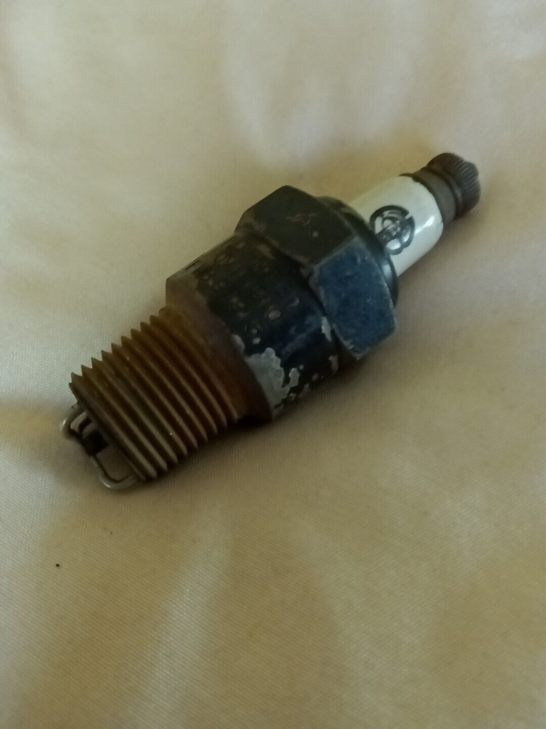 Antique  AMERICAN BOSCH Magneto Corp Spark Plug 1910 - 1915 Three Prong base
