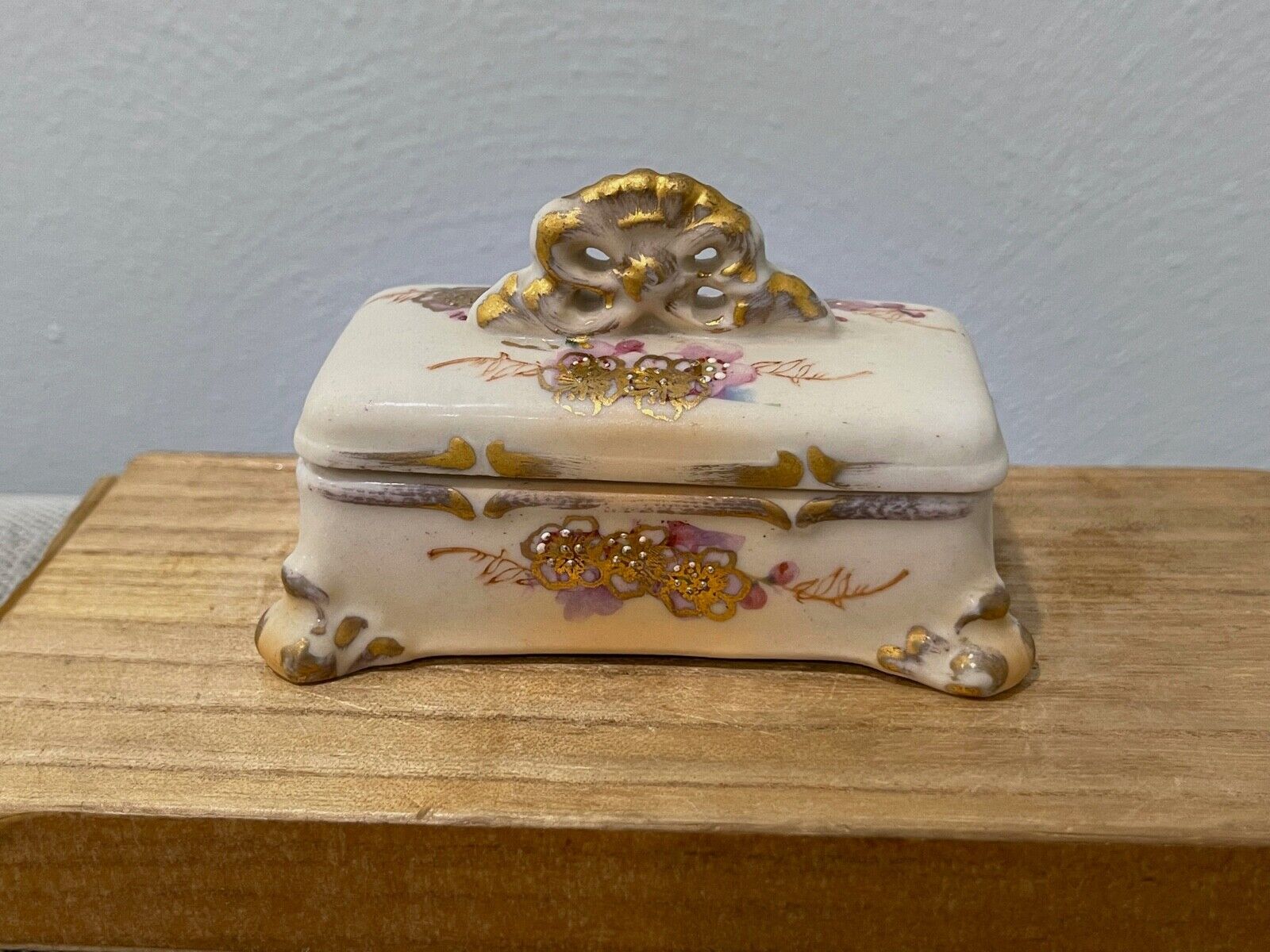 Vintage Bethwood Royal China Ceramic Stamp Box w/ Floral Decoration