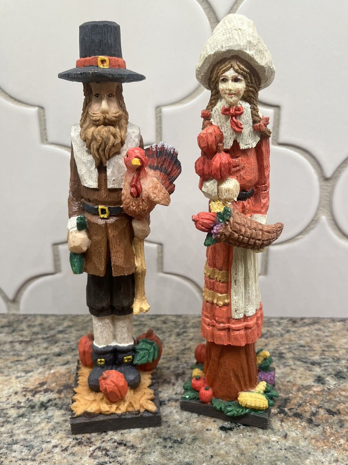 Wood-look Resin Thanksgiving Pilgrim Figurine Man& Woman Couple Vintage