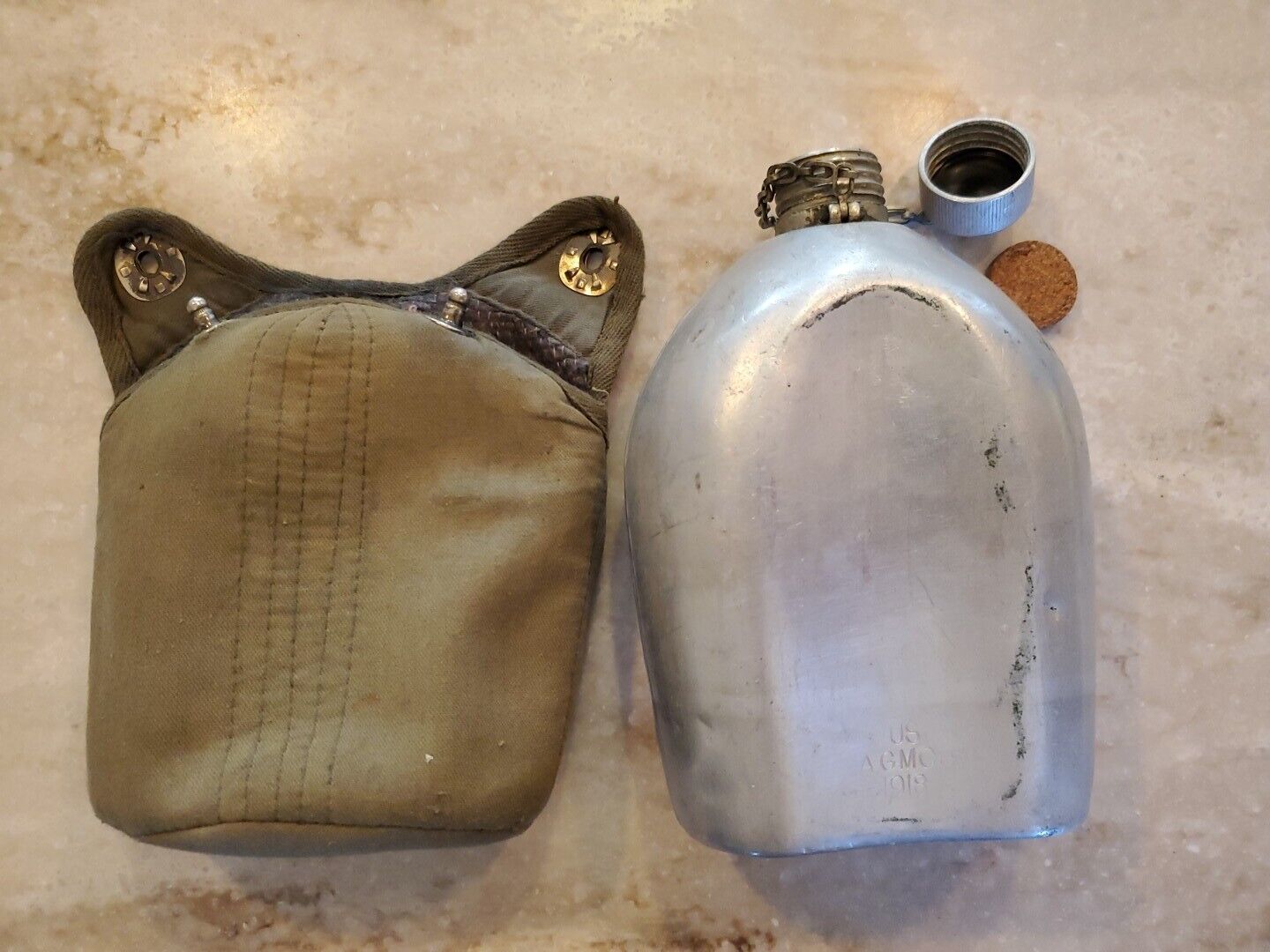 Genuine U.S. WW1 Field Canteen Dated 1918 and Pouch Made In Japan WW I 