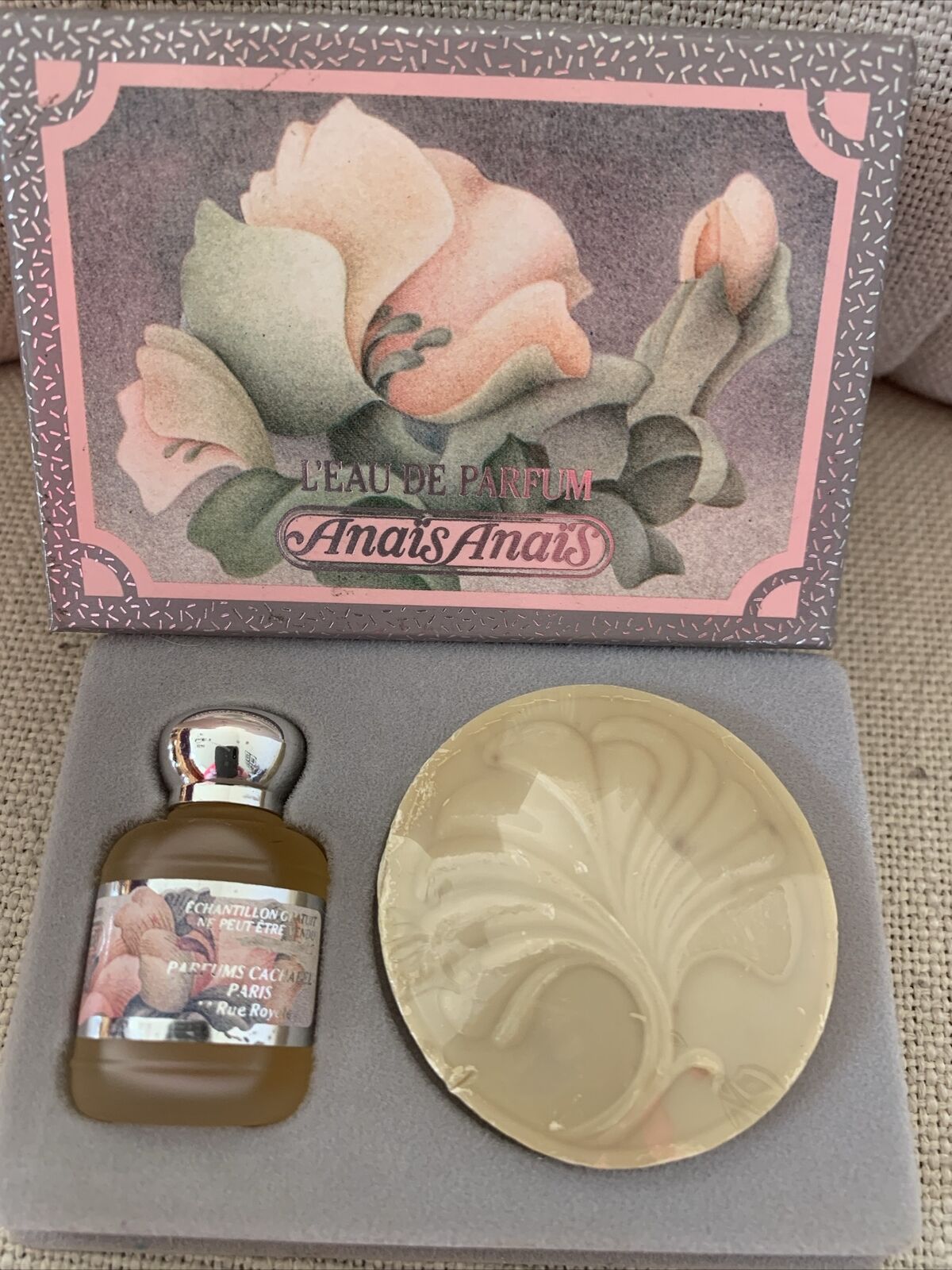 Cacharel Anais Anais L'Eau De Parfum Miniature & Soap with Box
