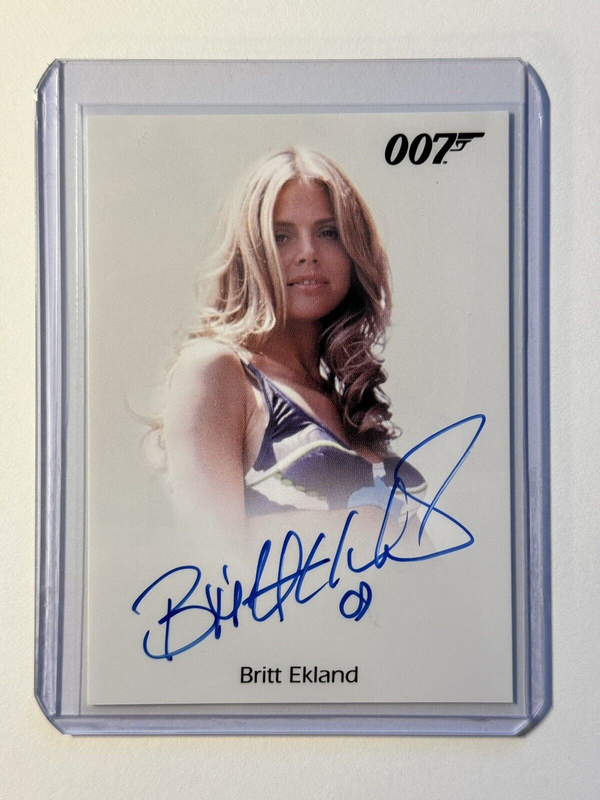 Britt Ekland Rittenhouse James Bond Autograph Card Mint