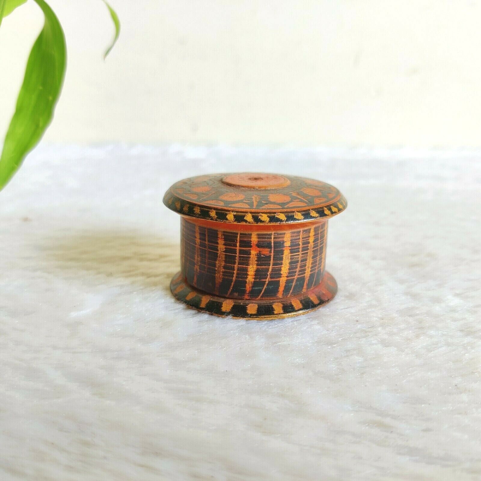 19Vintage Early Original Colorful Lacquered Round Wooden Box Sindh Folk Art W450