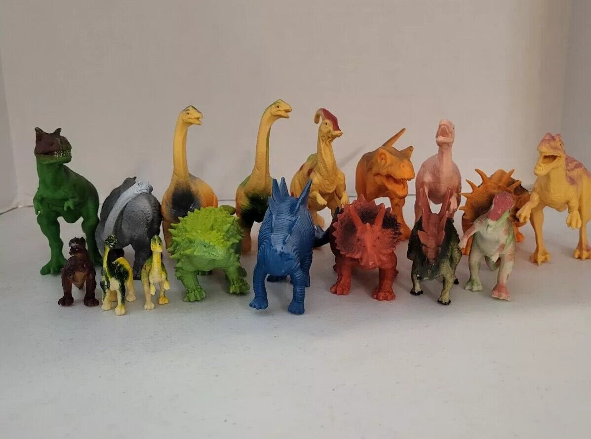 Lot Of 17 Plastic Dinosaurs Jurassic Prehistoric Mixed Sizes, Pre-owned 