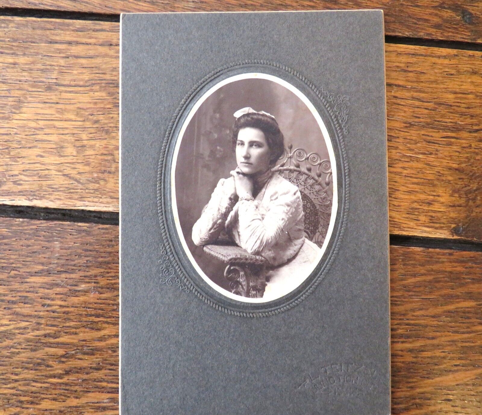 Antique 1800s Cabinet Card Photo Woman Junction City Kansas L Teitzen Oval 4x6\