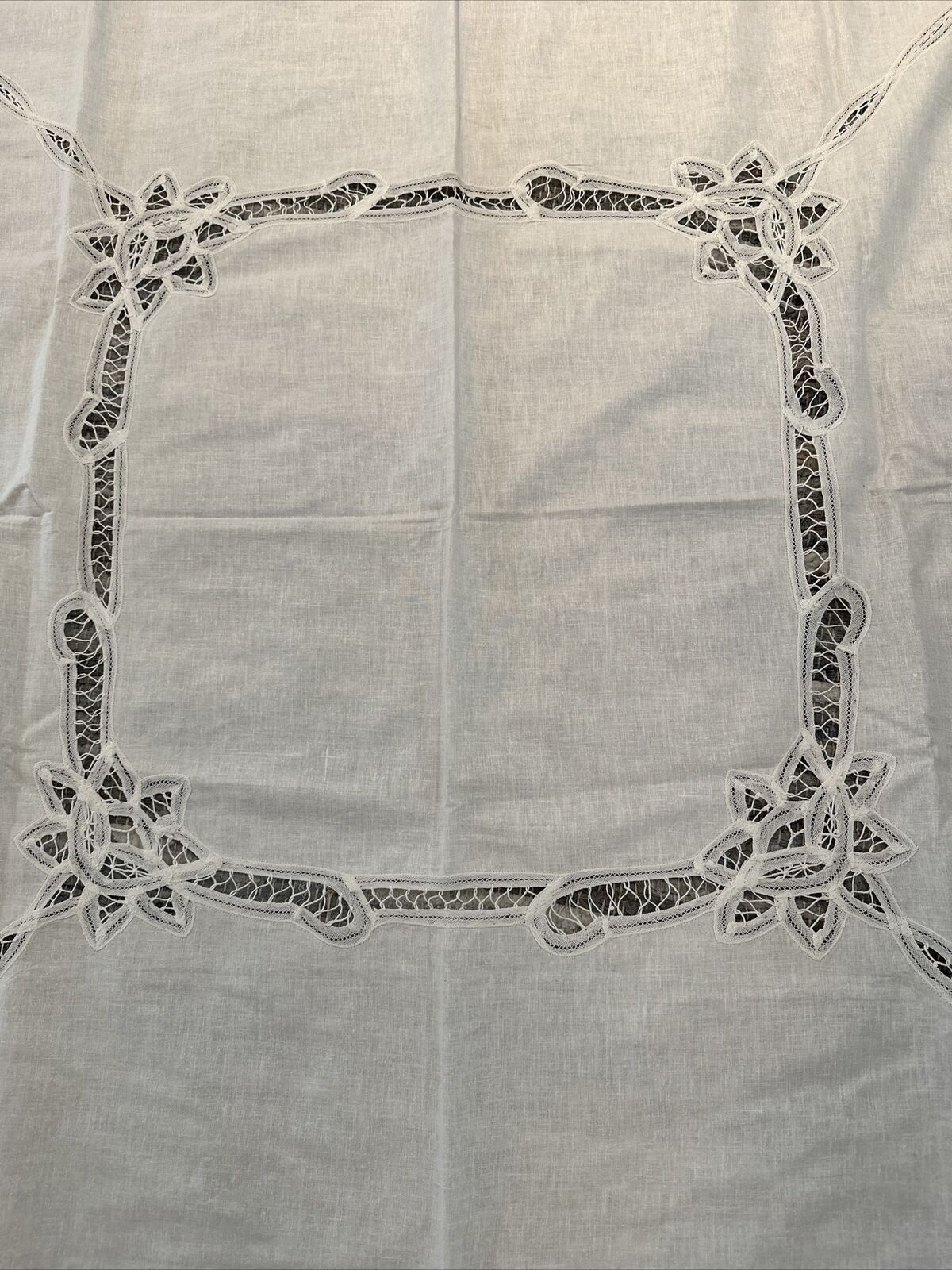 White Battenberg Lace Tablecloth Antique Victorian  Cotton 41\