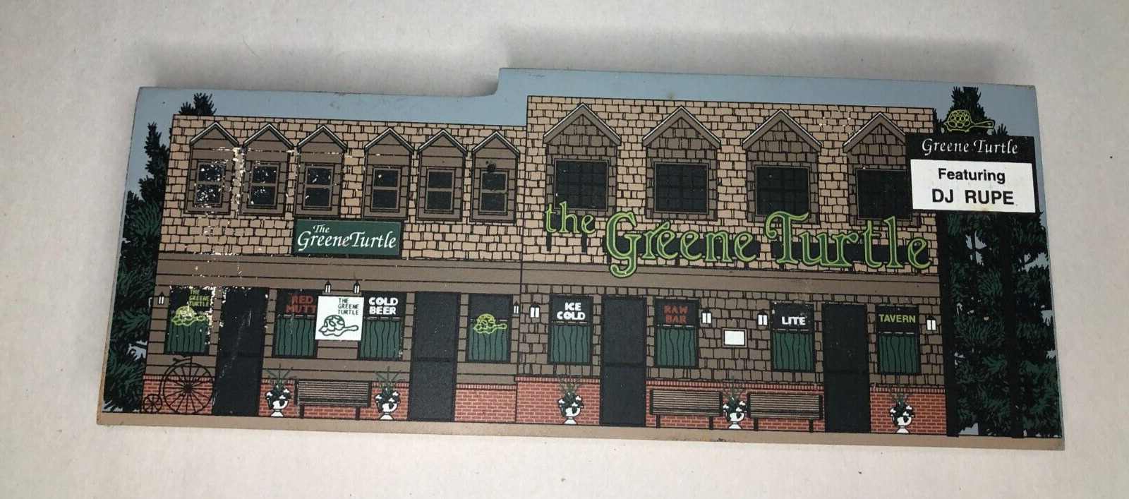 The Green Turtle Ocean City MD Hometowne Collectibles Wood Shelf Sitter 1999
