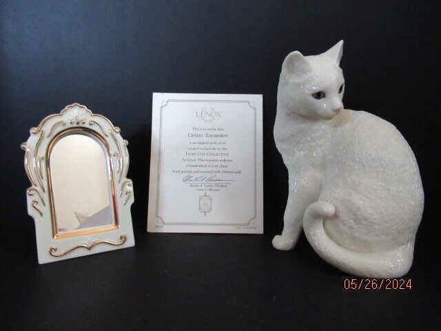 Lenox “Admiration” and Mirror Porcelain Cat Figurine 1997 / Retired