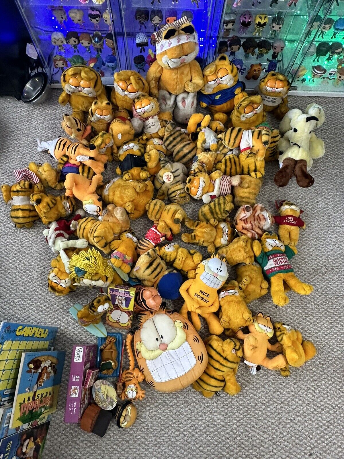 HUGE Vintage LOT 50+ Garfield Plush toys and EXTRAS (59 pLush) (18) Misc Toys