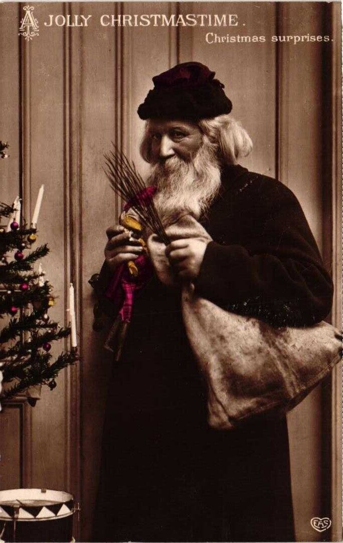 Vintage POST CARD*CREEPY SANTA with TREE*ca: 1915*CHRISTMAS   *D