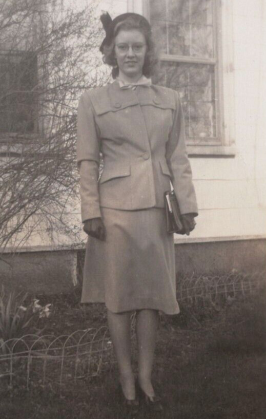 4U Photograph Pretty Woman Dresses Up Poses For Portrait Dress Hat 1940s Fashion