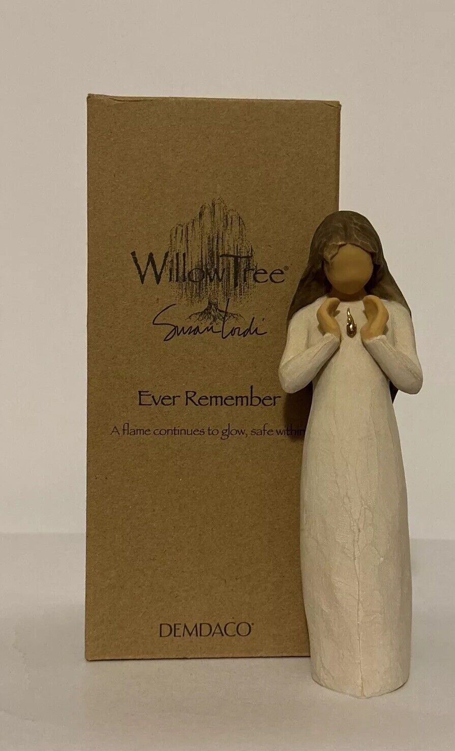 Willow Tree “Ever Remember“ Sculpted Hand Painted Figurine 2019 Susan Lordi