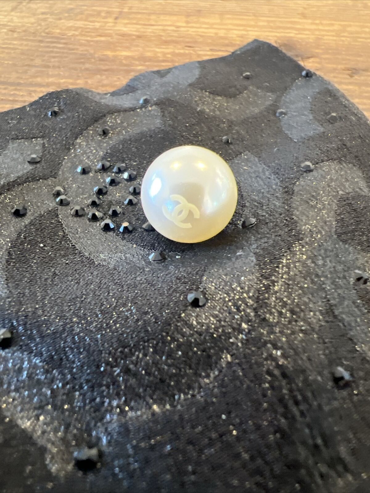 Authentic Chanel Logo Pearl Button￼