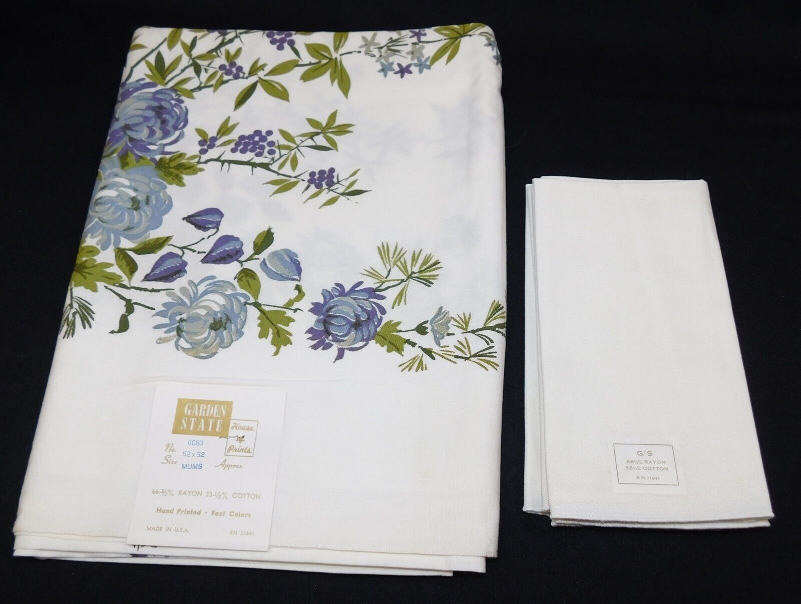 NOS Vtg Garden State Blue Mums Tablecloth & 4 Napkins 52 x 52 NEW 6083 In Box