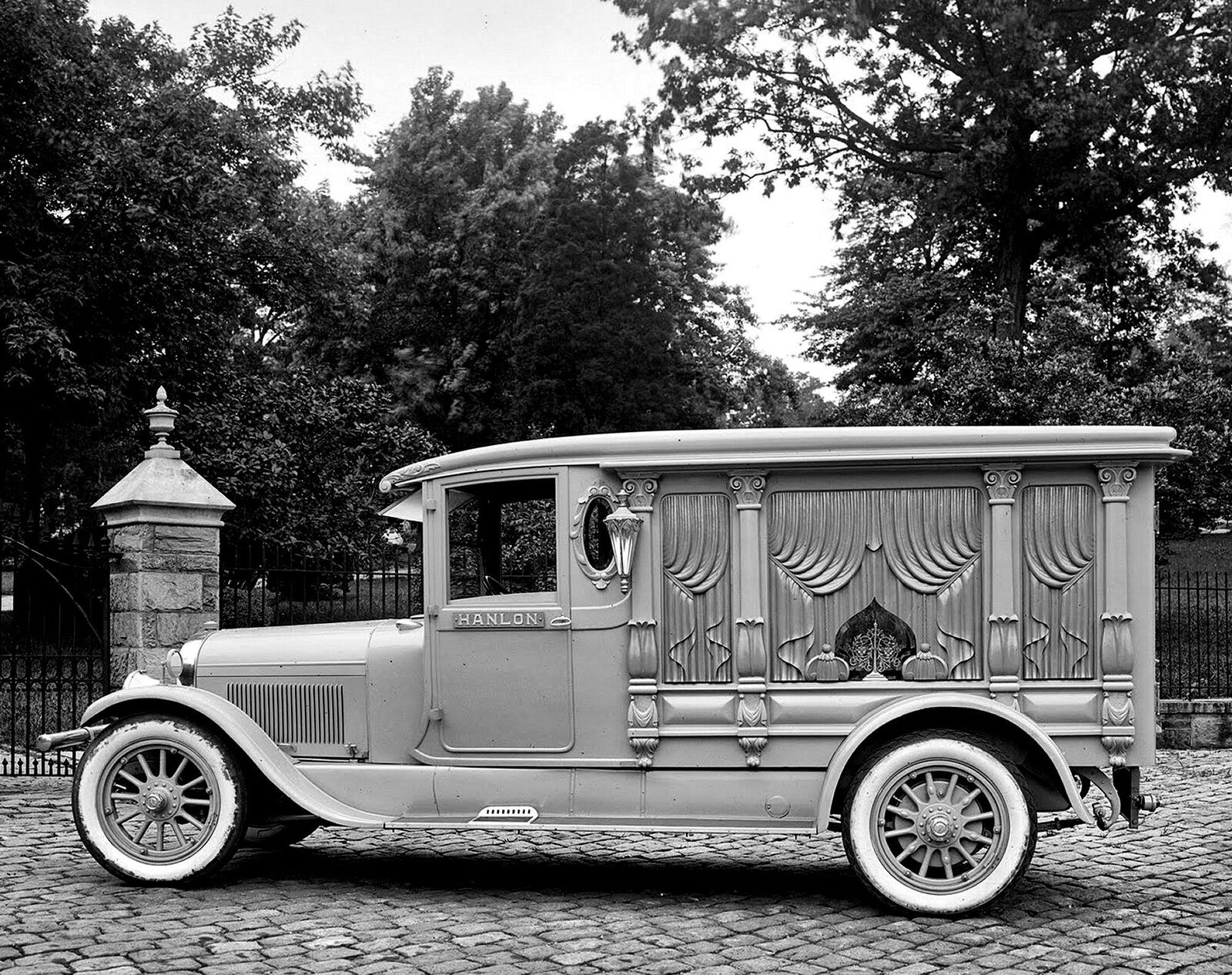 1924 Vintage LINCOLN FUNERAL HEARSE 8.5X11 Photo