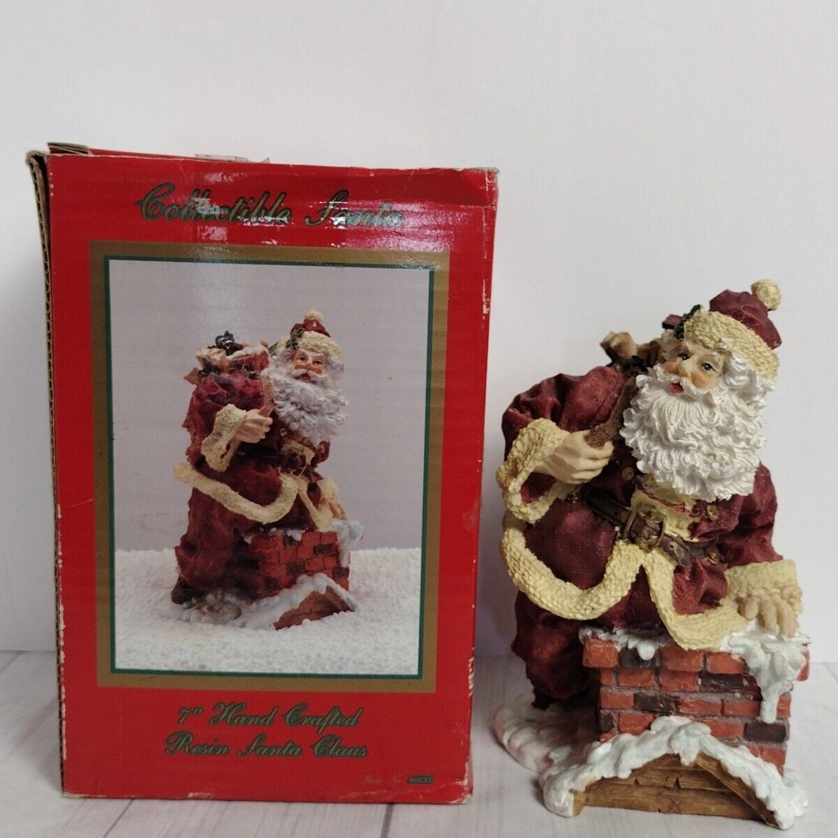 Vintage Christmas Santa Claus Figurine 7\