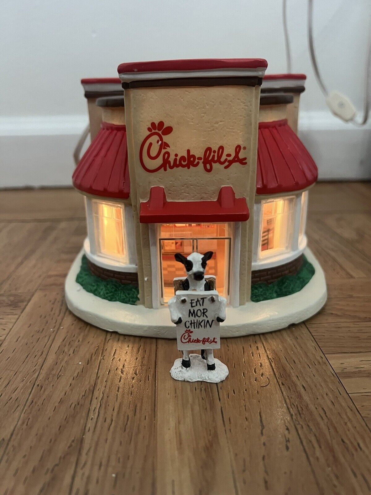 2011 Santa's Best Chick-fil-A Porcelain Illuminated Village in Box: Includes Cow