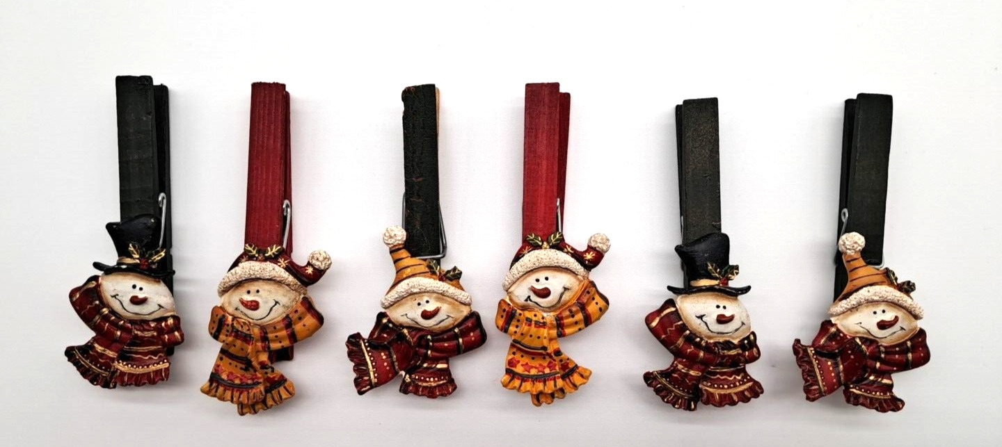 Set of 6 vintage Snowman Clothespin Ornaments / Card Hangers painted red black