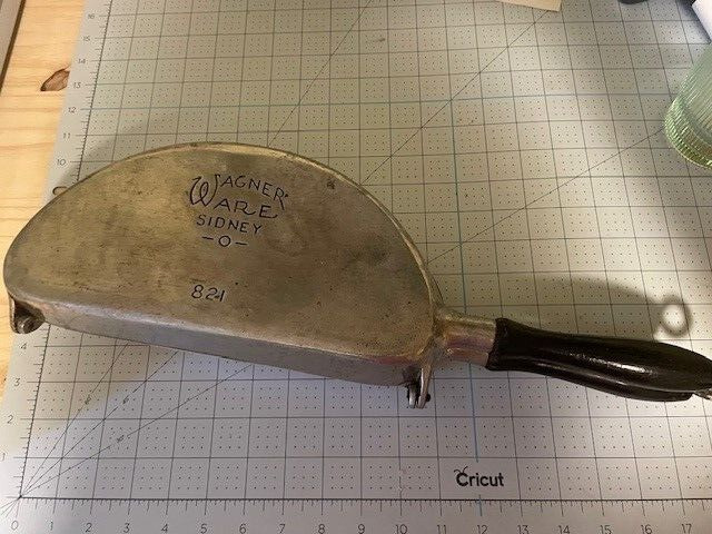 Wagner Ware Sidney Ohio cast iron aluminum Omelet FLIP PAN 821  Vintage
