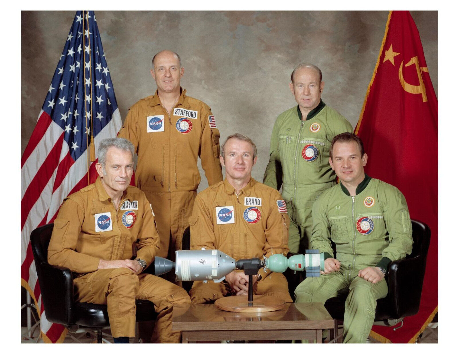 NASA Portrait of ASTP Crews - Apollo Soyuz Test Project 8x10 Photo On 8.5\