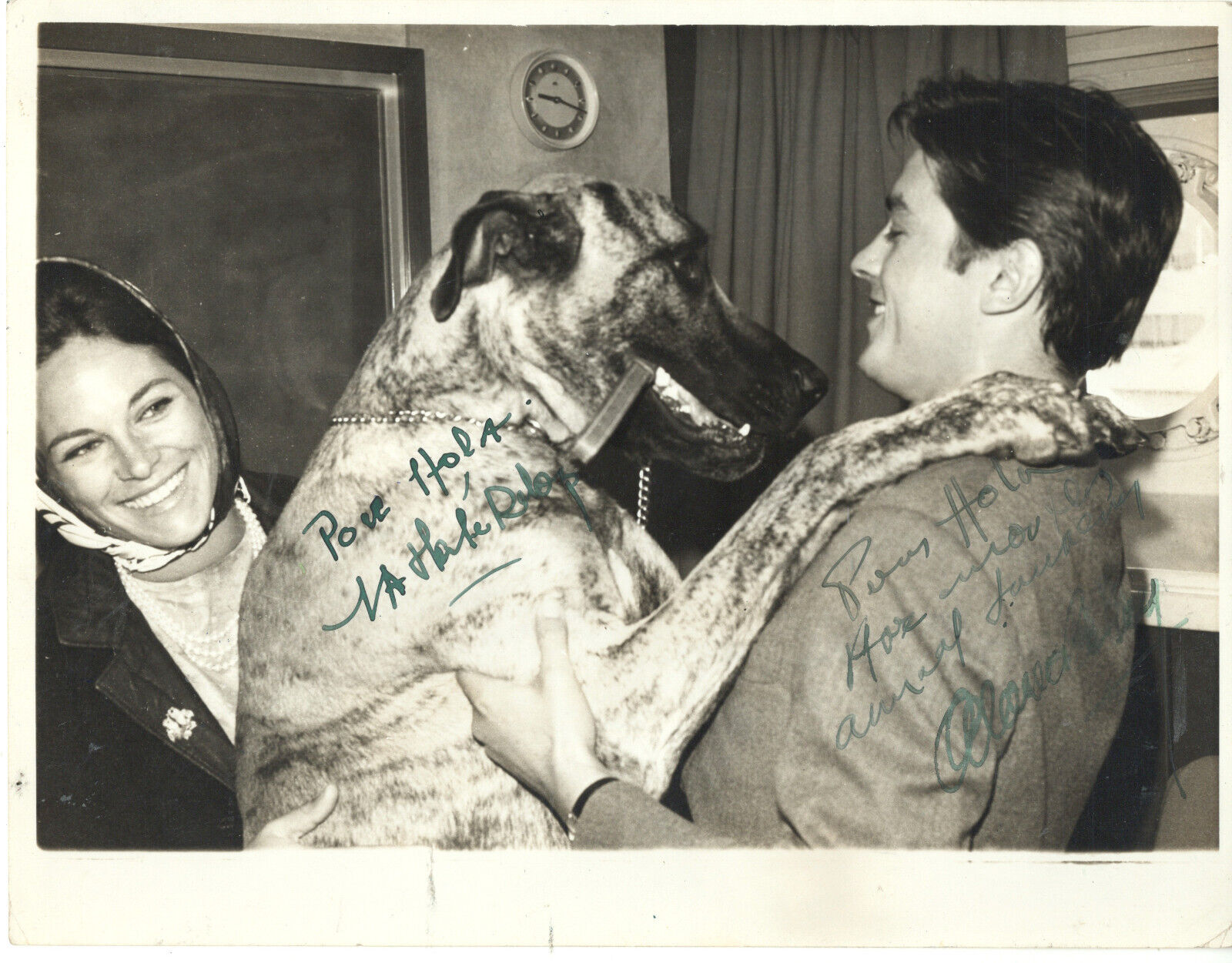 FRENCH ACTORS ALAIN DELON & HIS WIFE NATHALIE DELON, SIGNED VINTAGE CANDID PHOTO