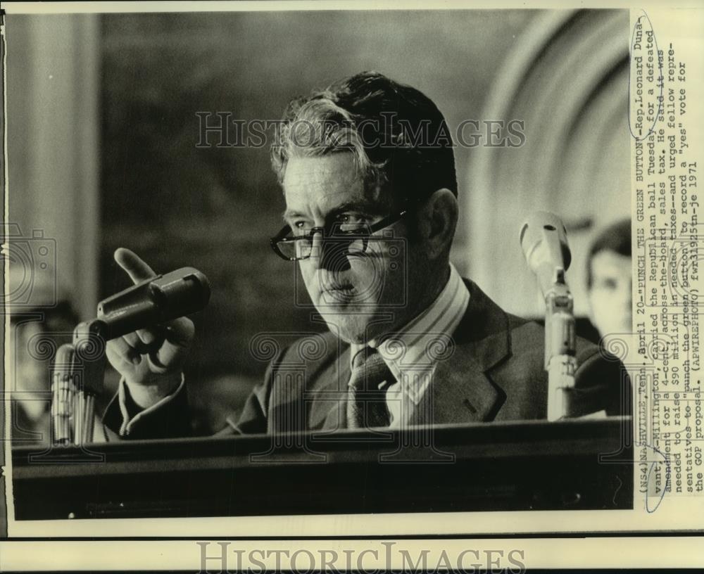 1971 Press Photo Representative Leonard Dunavant, Republican speaking about tax