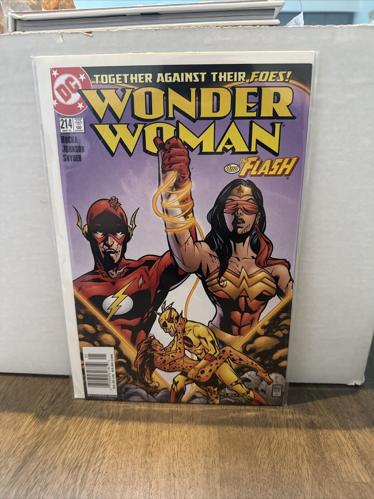 Wonder Woman Vol 2 #214 With Flash Rucka Snyder 2005 Comic Book