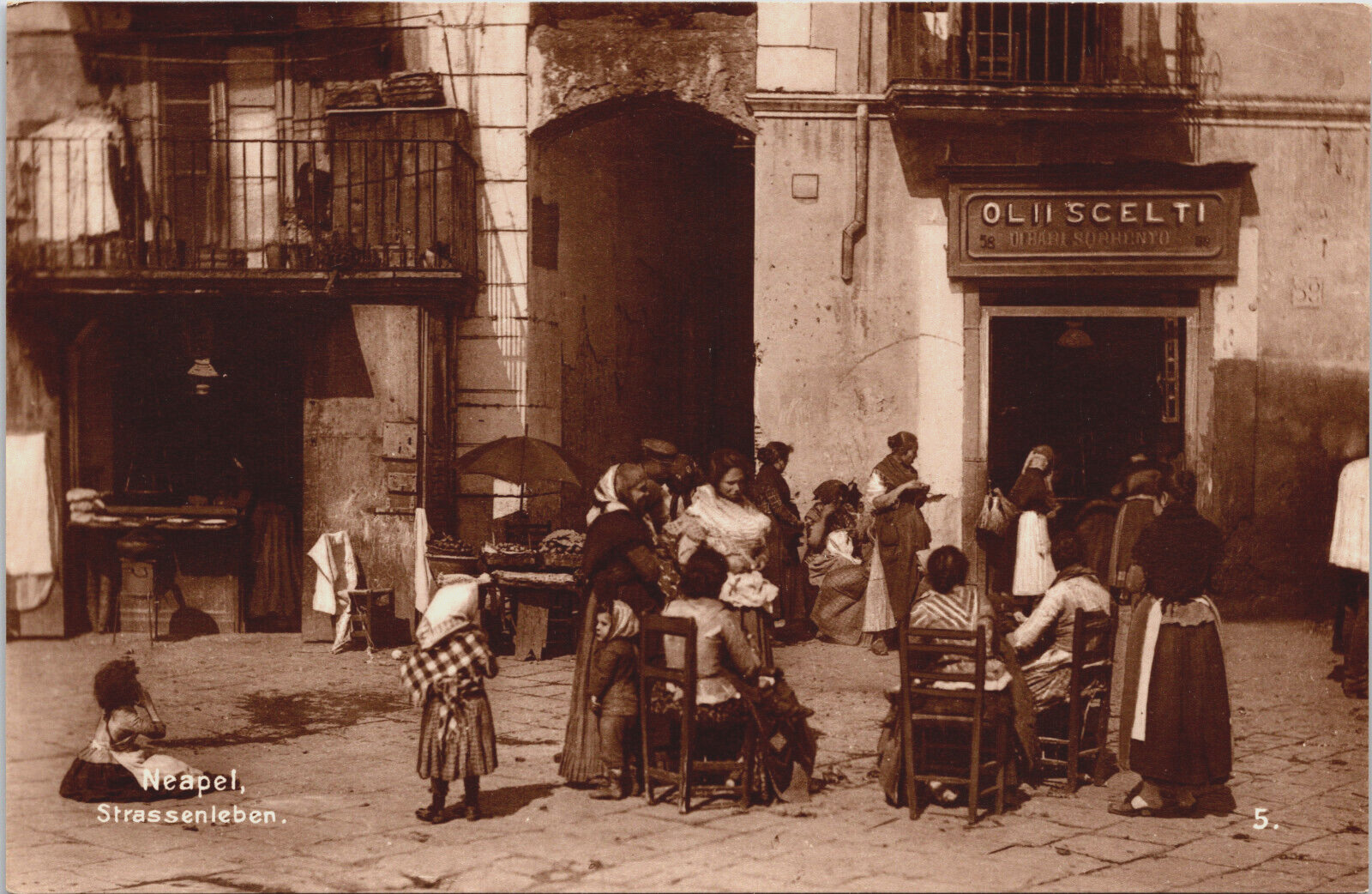 Family Street Life Napoli Italy Trinks-Bildkarte Real Photo Postcard RPPC