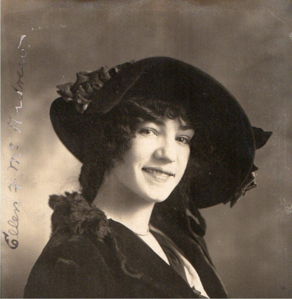 Postcard Portrait Of Beautiful Young Lady With Bonnet [ab]