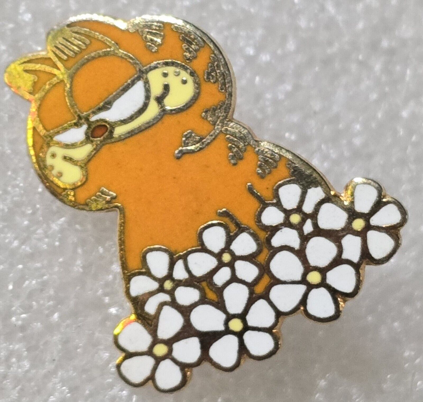 Vintage 1978 Orange Enamel Garfield The Cat In A White  Flower Bed Lapel Hat Pin