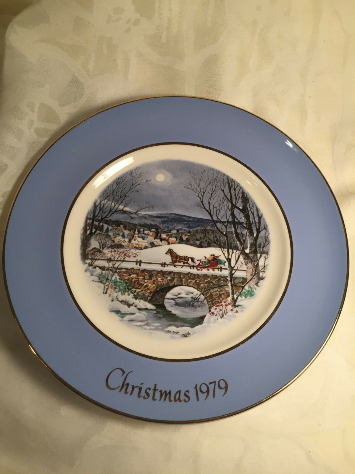 AVON Dashing Through the Snow 1979 Christmas Plate Series Seventh Edition 