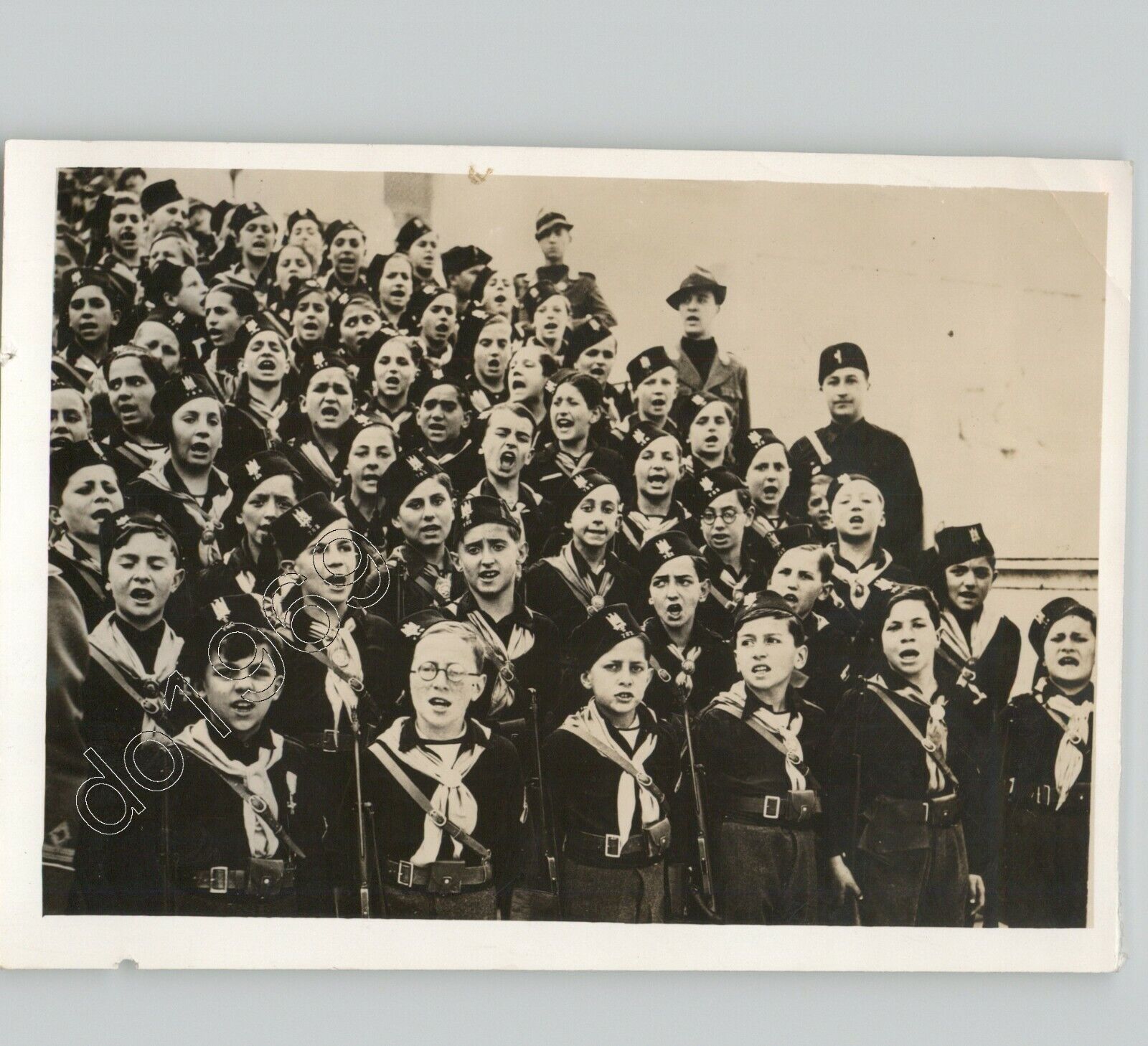 Dynamic Still  Group of Children Singing for ARMISTICE in ITALY 1935 Press Photo