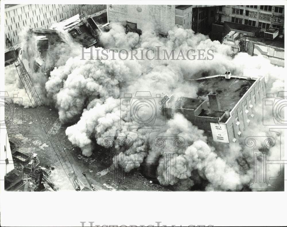 1985 Press Photo Building implosion in downtown Syracuse - syb02202