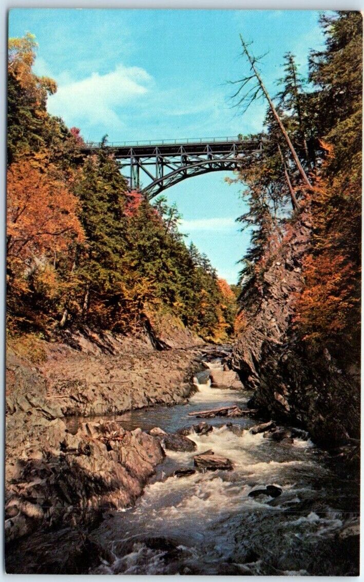 Postcard - Quechee Gorge, Vermont, USA