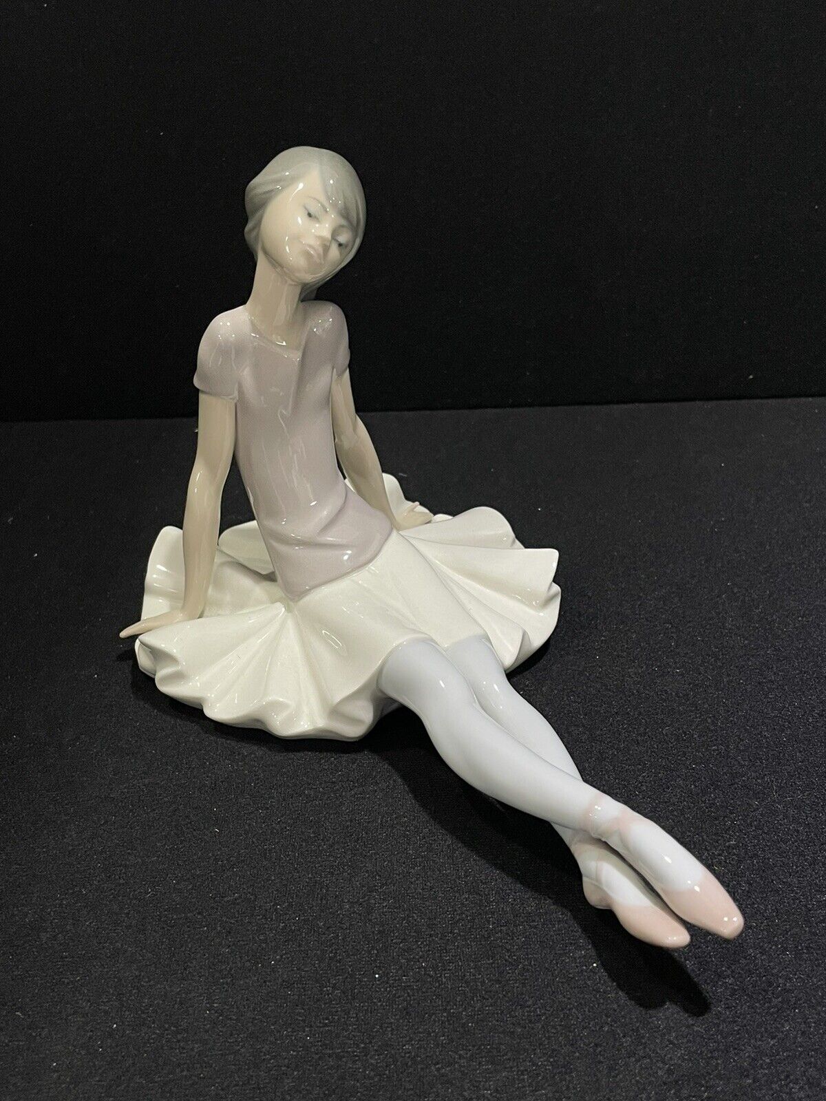Lladro 1356 Phyllis Sitting Ballerina Porcelain Figurine