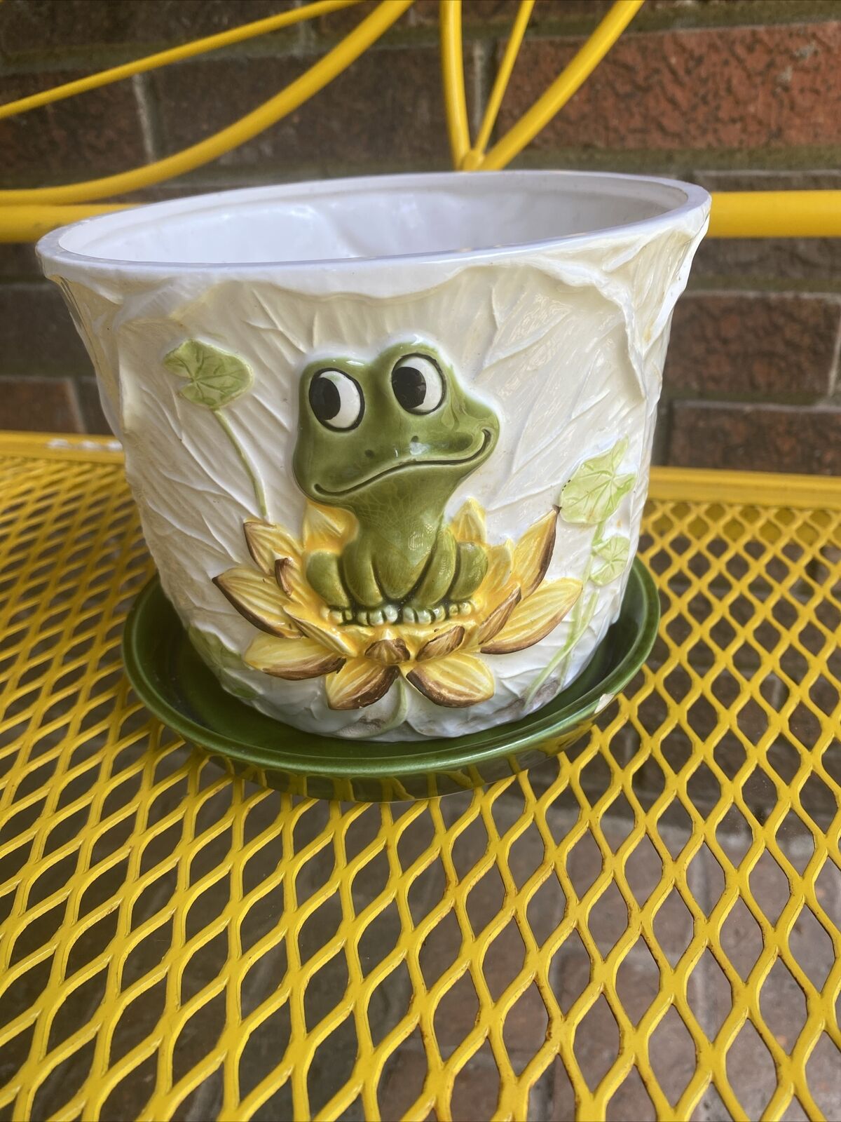 Sears Neil the frog planter