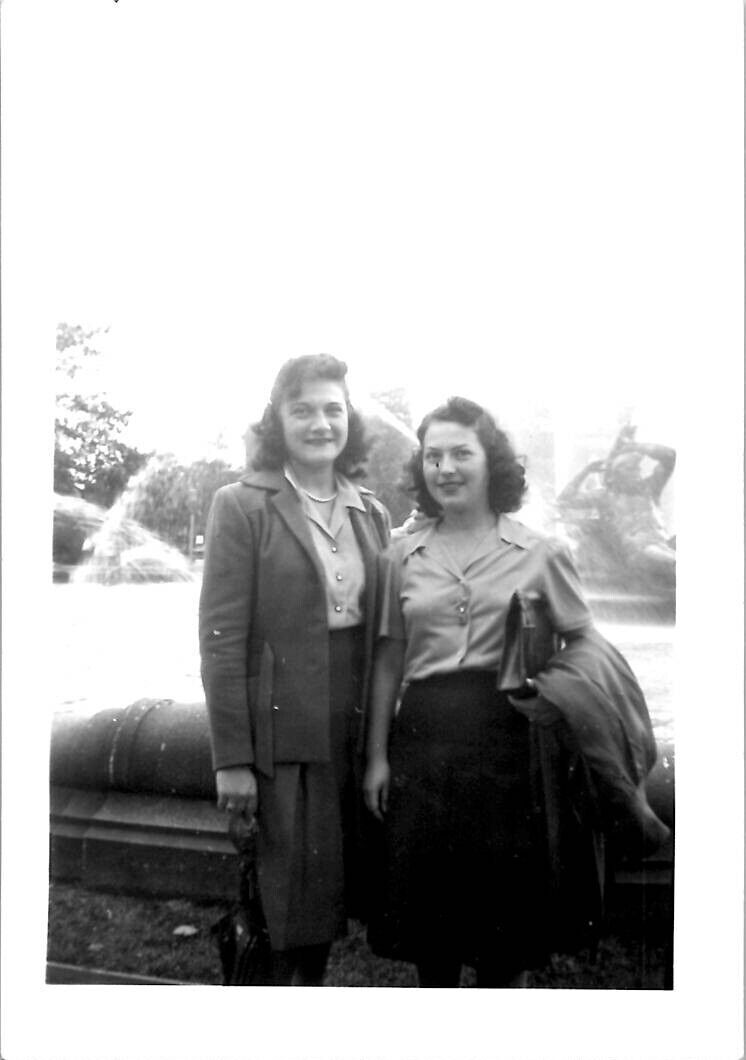 Masculine Lesbian Women Lovers Americana 1940s Vintage Photograph Gay Int