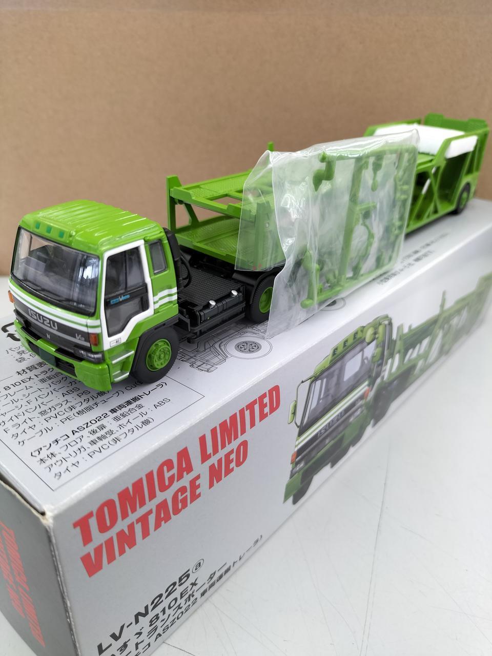 Tomika Limited Model No. Isuzu 810EX Car Transporter LV N225A TOMY TEC