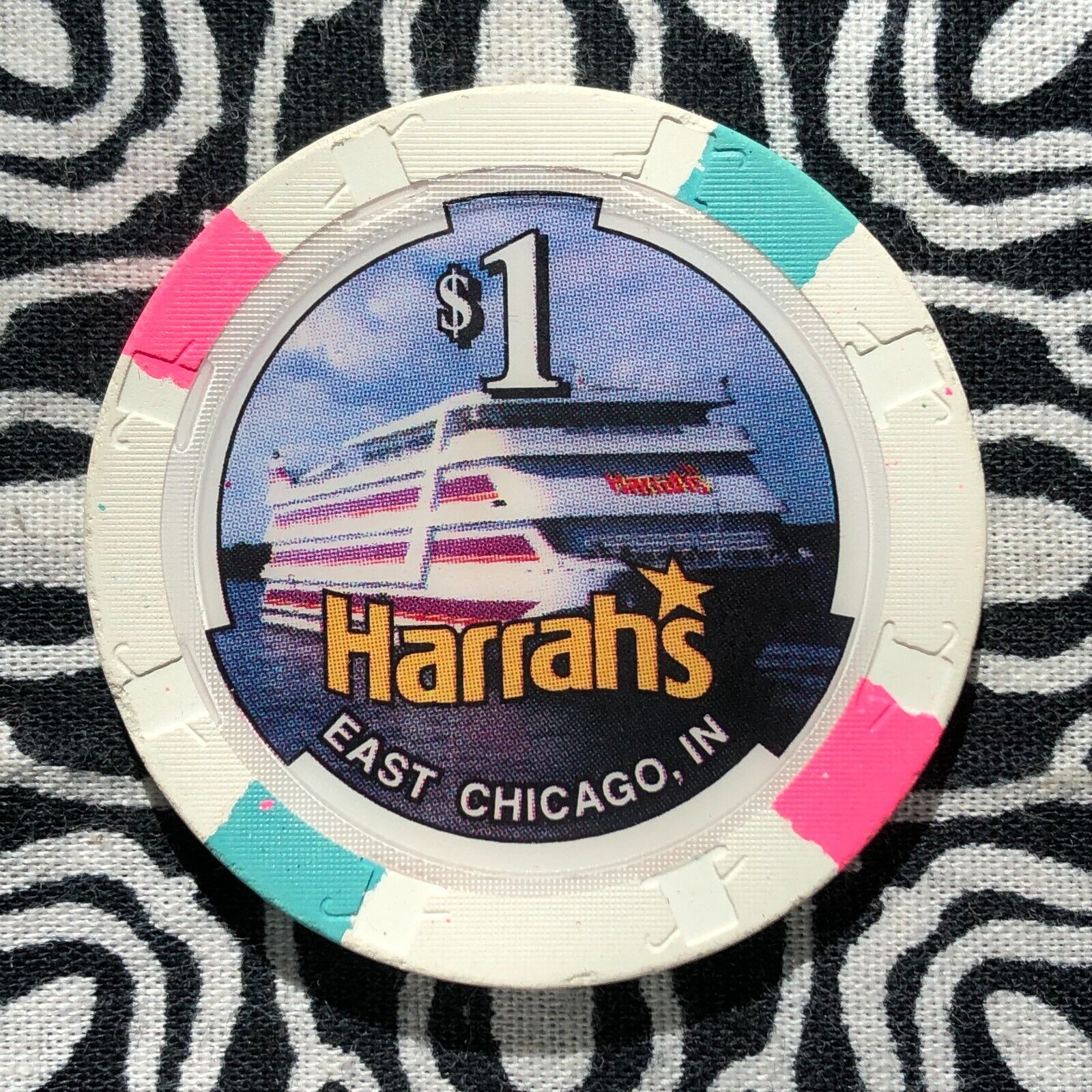 Harrah\'s $1 Showboat Marina Wet Ship East Chicago, Indiana Poker Casino Chip E38