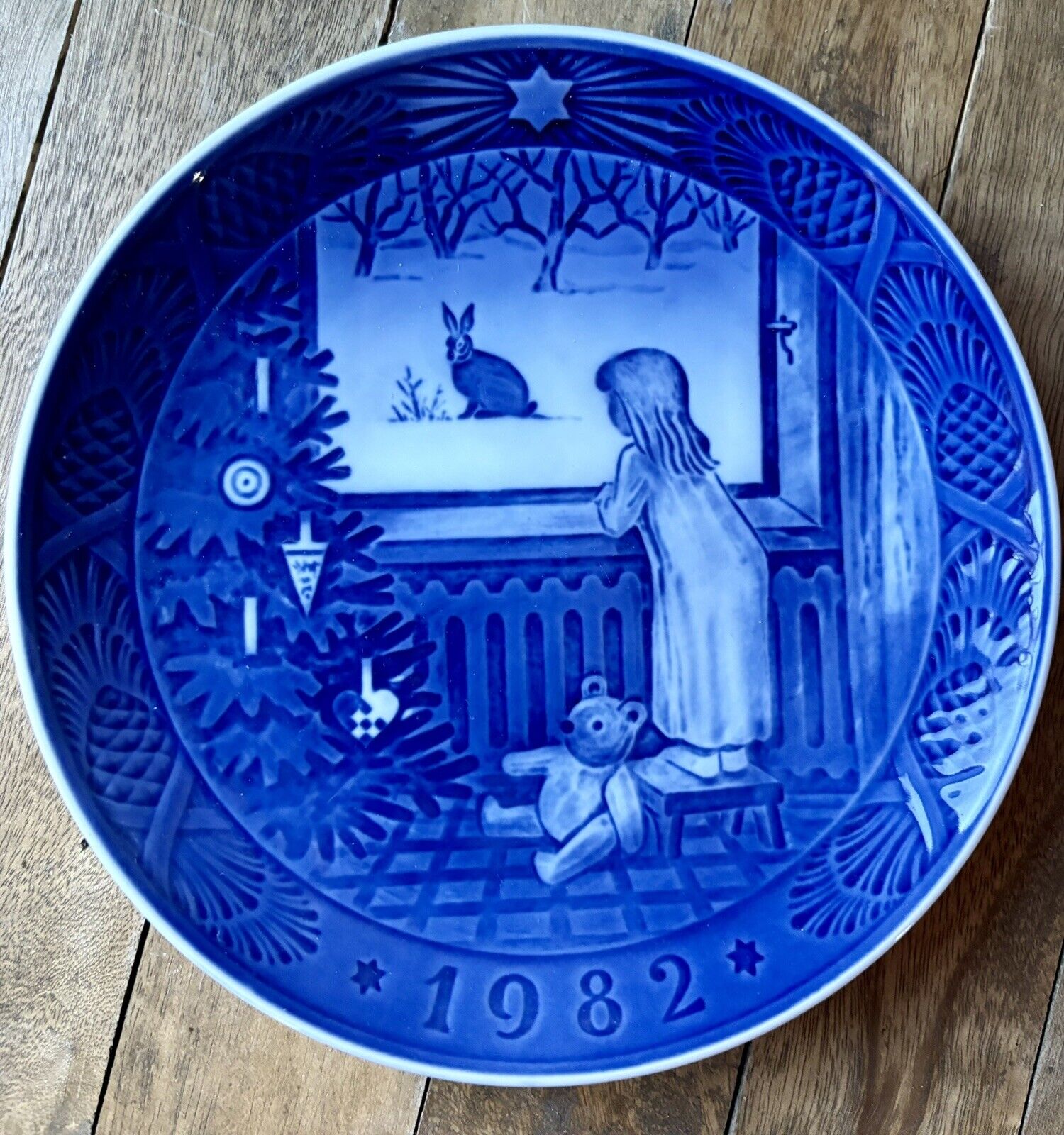 1982 Royal Copenhagen Christmas Plate \